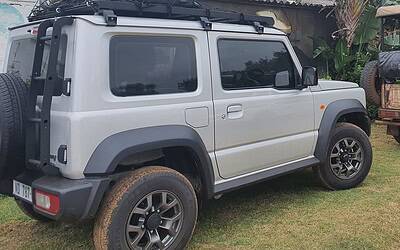 Suzuki Jimny the Compact and fun 4×4 that has the African Travel Bird Feeling Adventurous